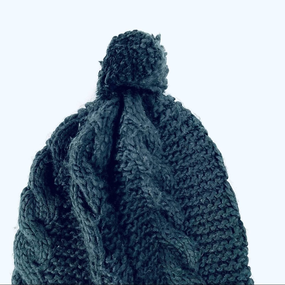 *SOLD* Knit Pom Pom Hat - Picture 6 of 6